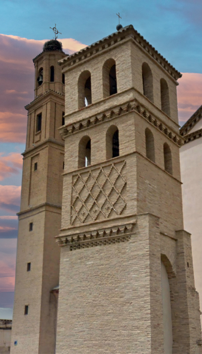 Torre de l'església del Salvador en Villanueva de Gállego.